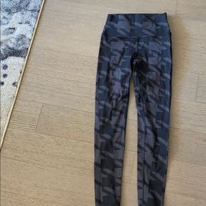 ALO YOGA Leggings. XS.